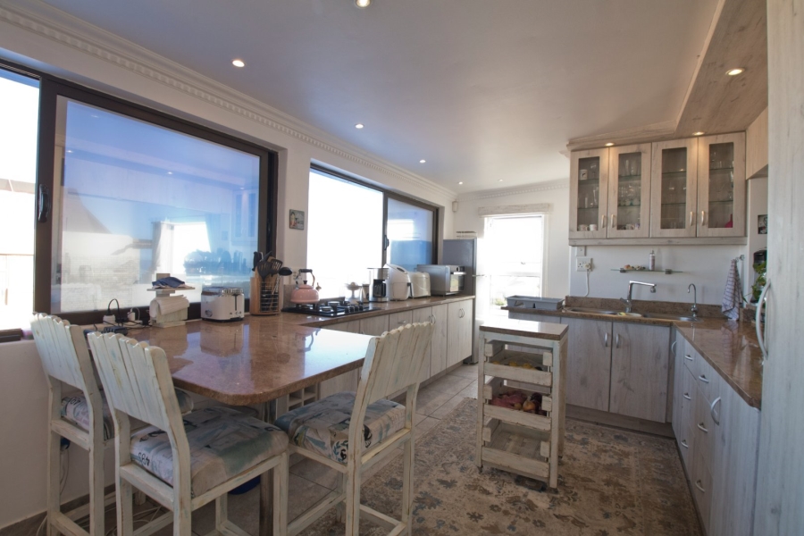 4 Bedroom Property for Sale in Outeniqua Strand Western Cape